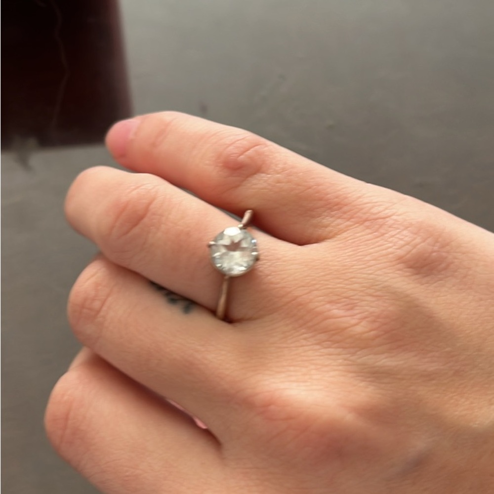 Elegant Gold Ring with Clear Stone